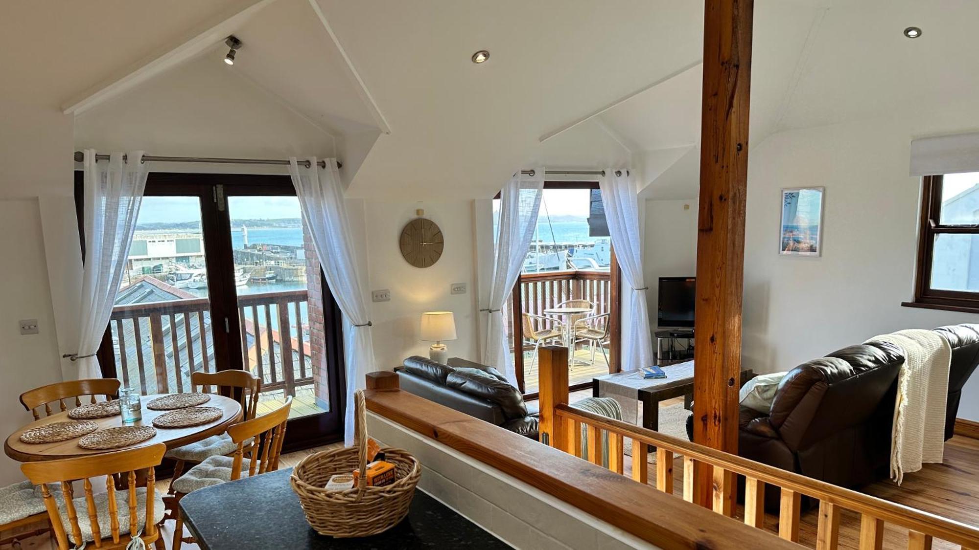 Penthouse 3 - Spacious Harbourside Apartment With Stunning Sea Views ペンザンス エクステリア 写真